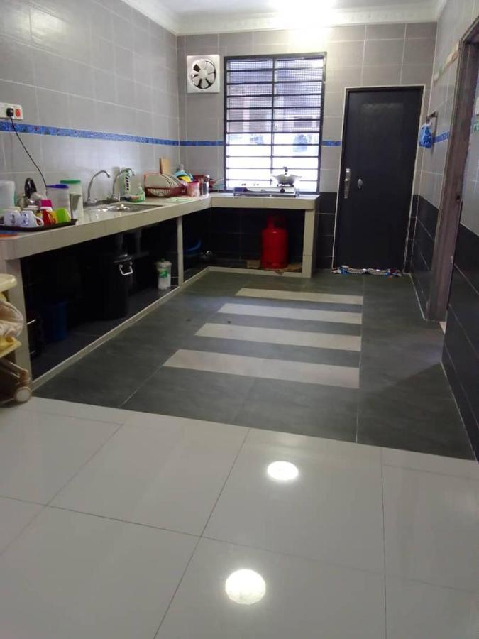 Holiday Home Bagan Lalang 5 Aircon Kampong Bagan Lalang Ngoại thất bức ảnh